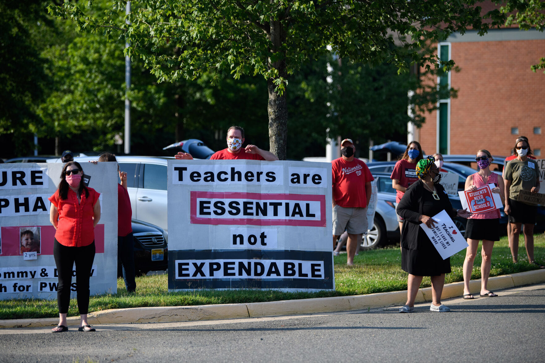 teacher rally before board meeting